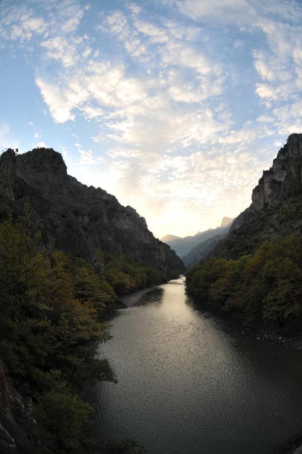 Κonitsa Gefyri Hotel Kónica Kültér fotó