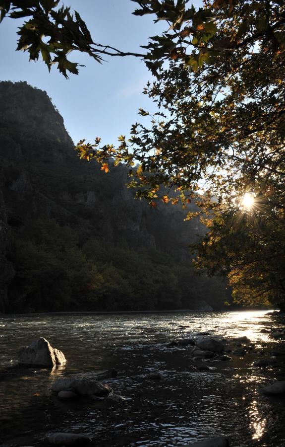 Κonitsa Gefyri Hotel Kónica Kültér fotó